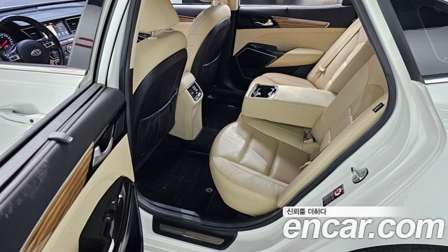 Kia K7 2016 — photo 18