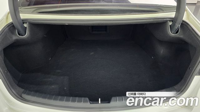 Kia K7 2016 — photo 21