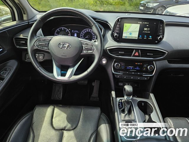 Hyundai Santafe 2019 — photo 16