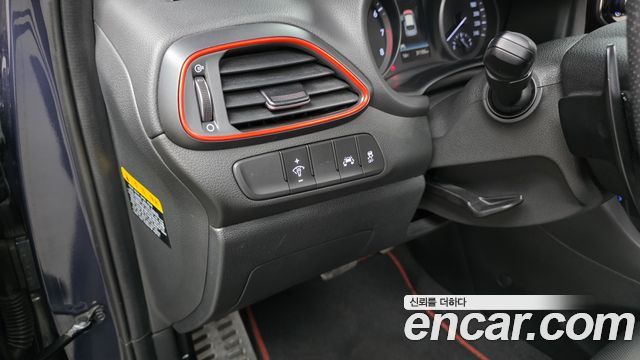 Hyundai i30 2020 — photo 24