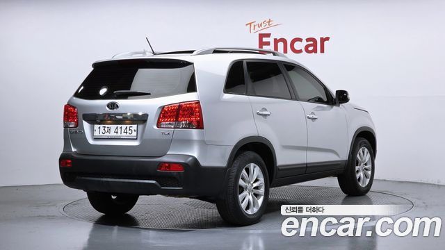 Kia Sorento 2011 — photo 2