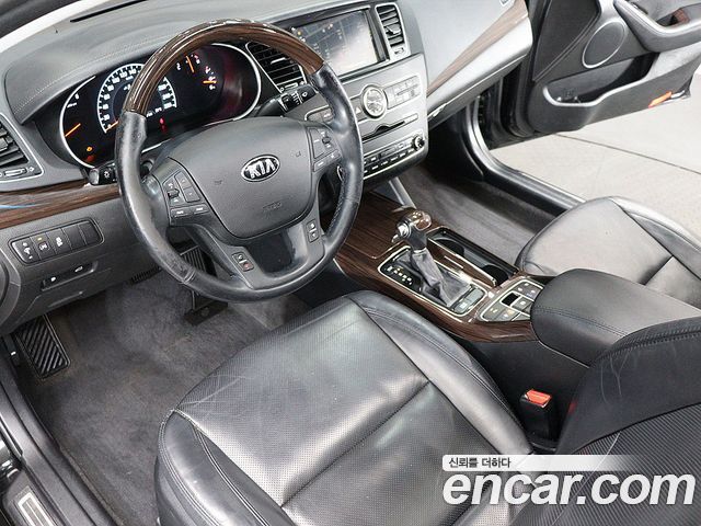 Kia K7 2015 — photo 17