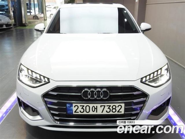 Audi A4 2023 — photo 2
