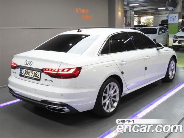 Audi A4 2023 — photo 3
