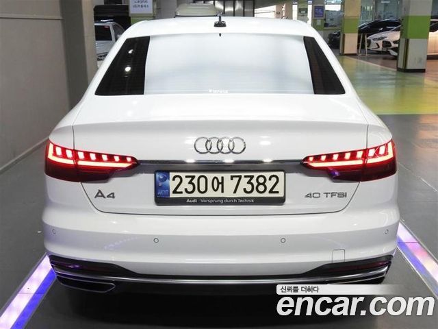 Audi A4 2023 — photo 4