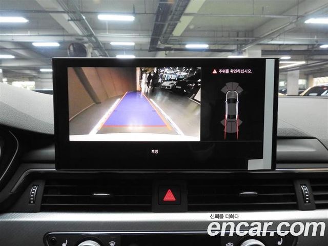 Audi A4 2023 — photo 9
