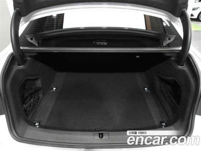 Audi A4 2023 — photo 17