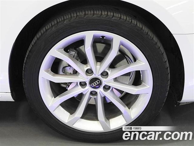 Audi A4 2023 — photo 19