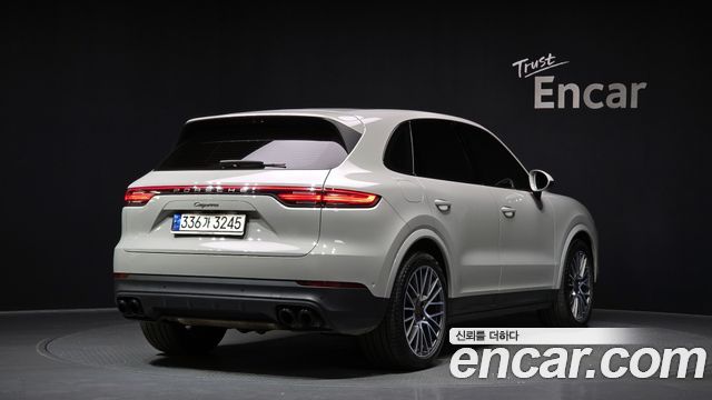 Porsche Cayenne 2022 — photo 2