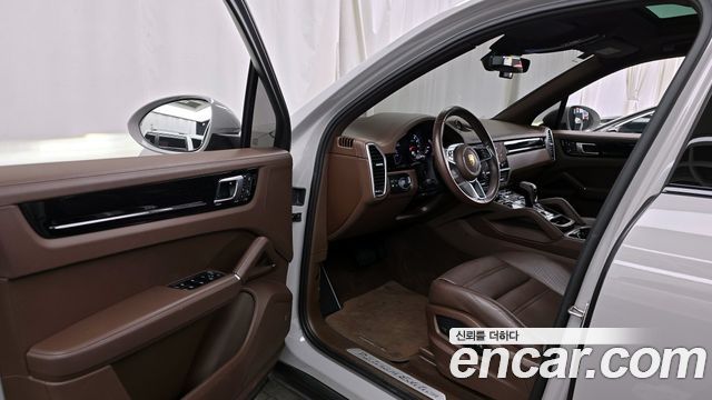 Porsche Cayenne 2022 — photo 13