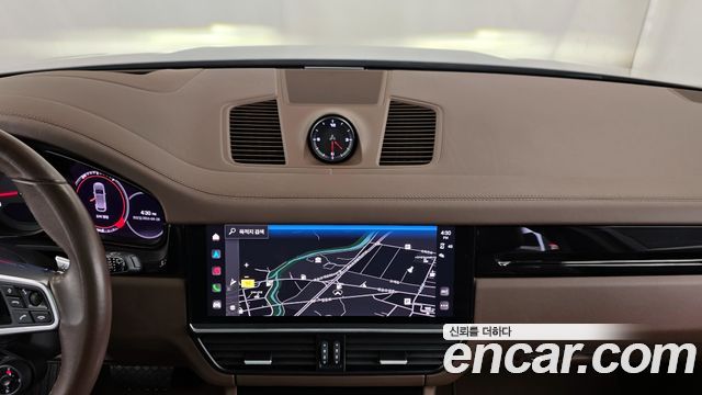 Porsche Cayenne 2022 — photo 18