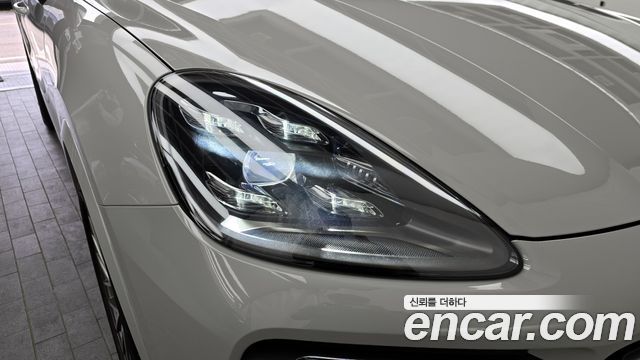 Porsche Cayenne 2022 — photo 8