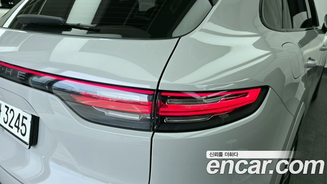 Porsche Cayenne 2022 — photo 9