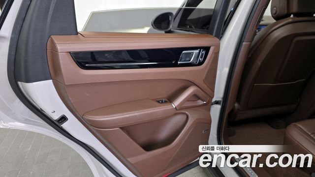 Porsche Cayenne 2022 — photo 15