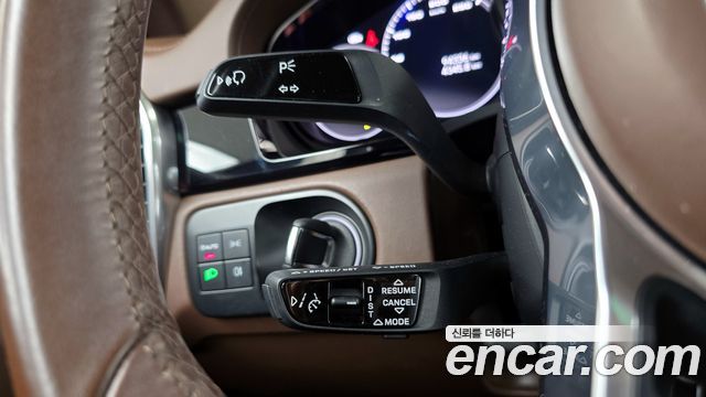 Porsche Cayenne 2022 — photo 27