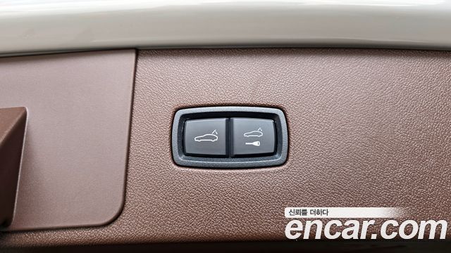 Porsche Cayenne 2022 — photo 33
