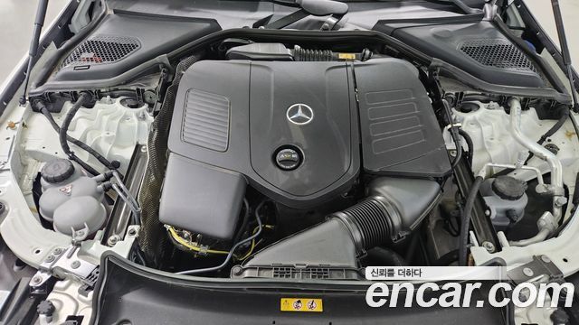 Mercedes-Benz E-Class 2025 — photo 6