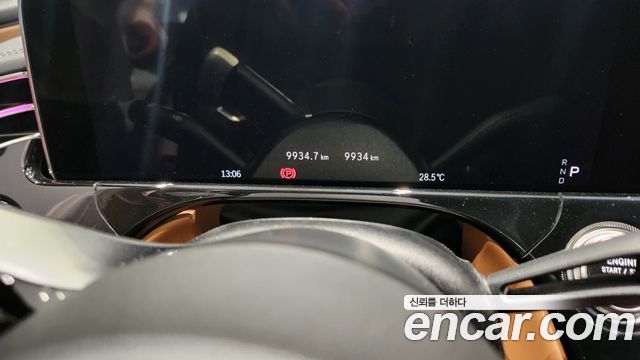 Mercedes-Benz E-Class 2025 — photo 8