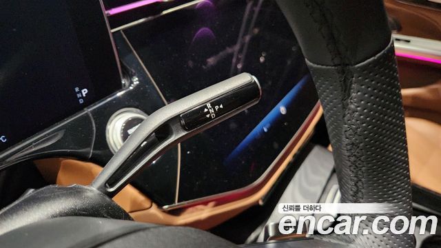 Mercedes-Benz E-Class 2025 — photo 9