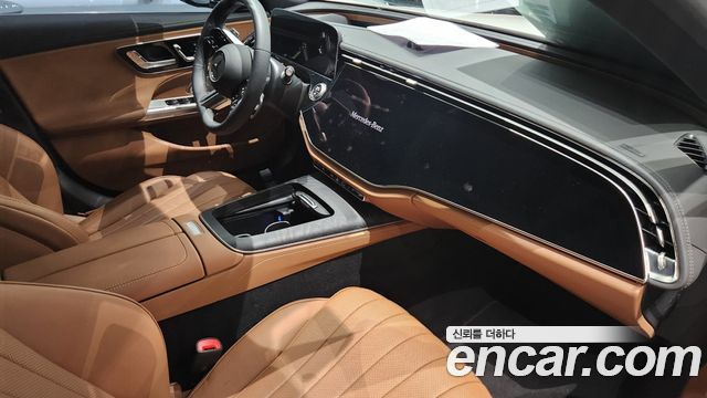 Mercedes-Benz E-Class 2025 — photo 15
