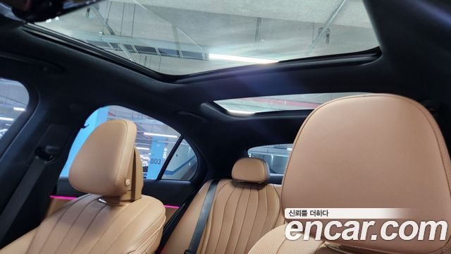 Mercedes-Benz E-Class 2025 — photo 19