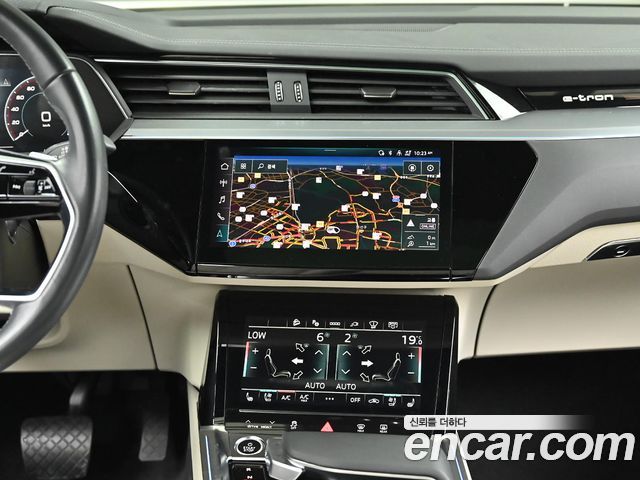 Audi Q8 e-tron 2024 — photo 14
