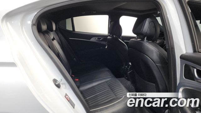Genesis G70 2018 — photo 17