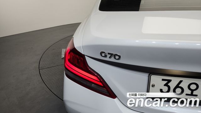 Genesis G70 2018 — photo 9