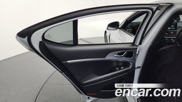 Genesis G70 2018 — photo 15