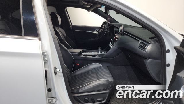 Genesis G70 2018 — photo 16
