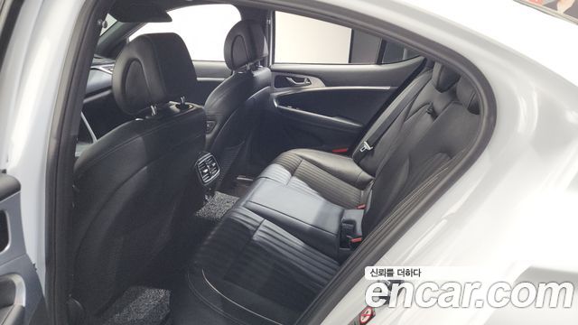 Genesis G70 2018 — photo 28