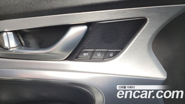 Genesis G70 2018 — photo 33