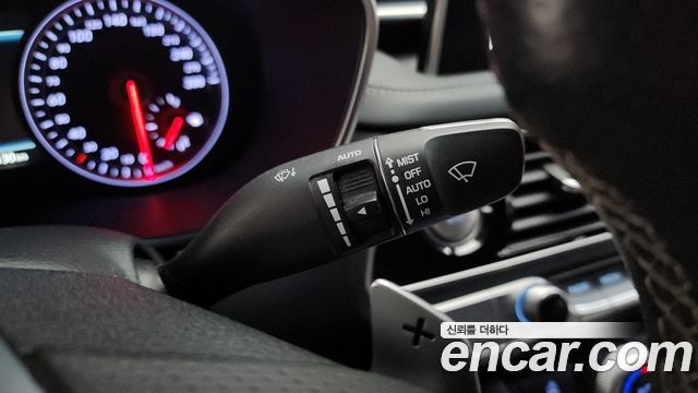 Genesis G70 2018 — photo 35