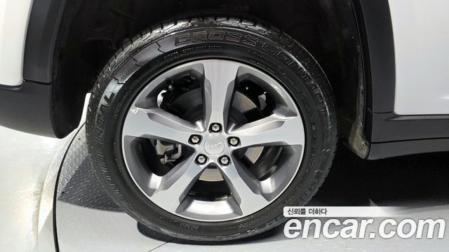 Jeep Cherokee 2023 — photo 5