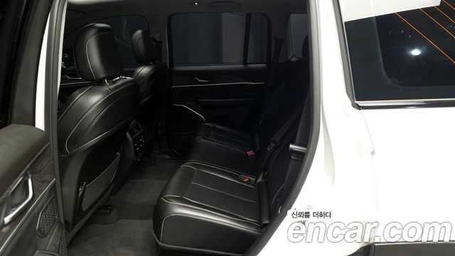 Jeep Cherokee 2023 — photo 18