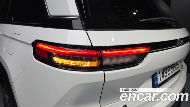 Jeep Cherokee 2023 — photo 9