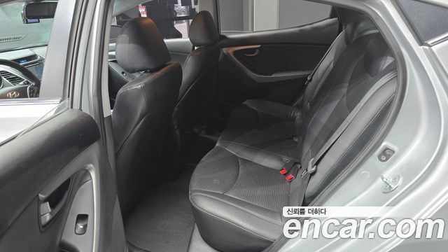 Hyundai AVANTE 2014 — photo 11