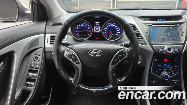 Hyundai AVANTE 2014 — photo 13