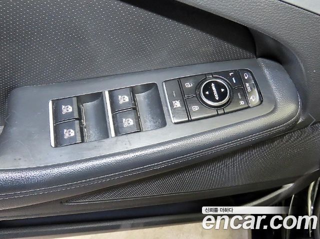 Hyundai Genesis 2014 — photo 13