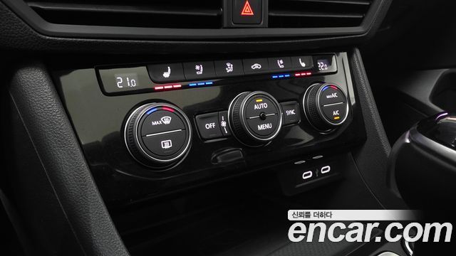 Volkswagen Jetta 2023 — photo 13