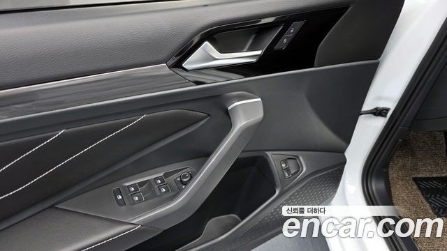 Volkswagen Jetta 2023 — photo 18