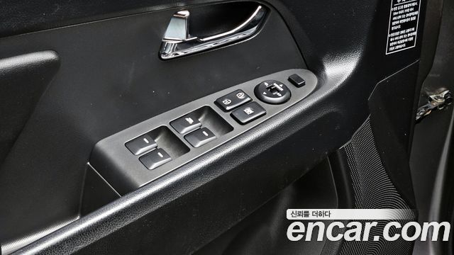 Kia Sportage 2012 — photo 17