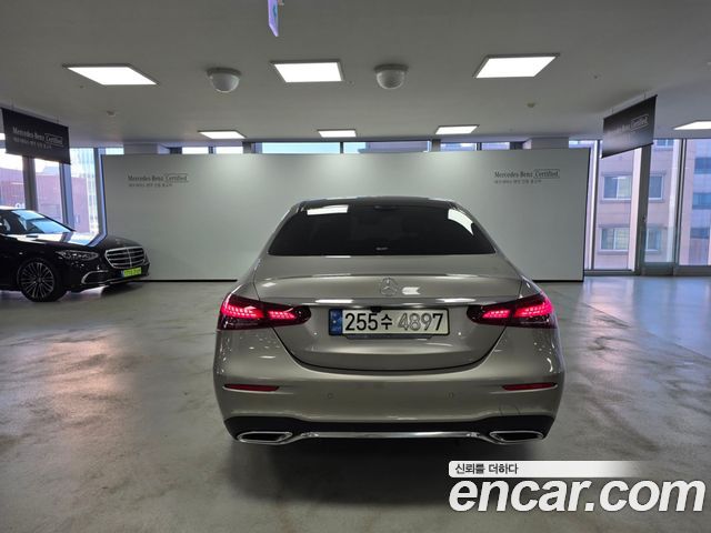 Mercedes-Benz E-Class 2021 — photo 4