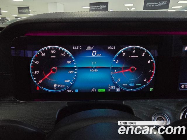 Mercedes-Benz E-Class 2021 — photo 8