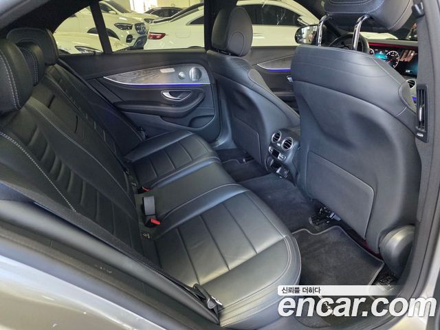 Mercedes-Benz E-Class 2021 — photo 10