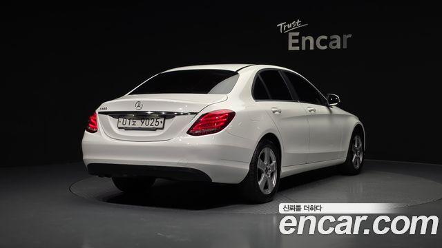 Mercedes-Benz C-Class 2017 — photo 2