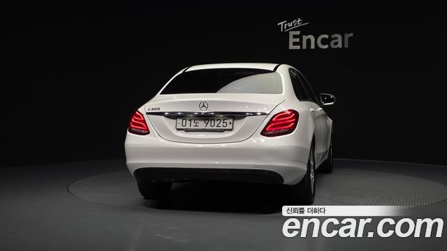 Mercedes-Benz C-Class 2017 — photo 4