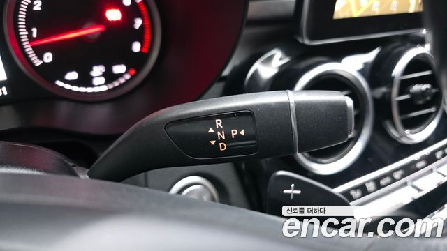 Mercedes-Benz C-Class 2017 — photo 12