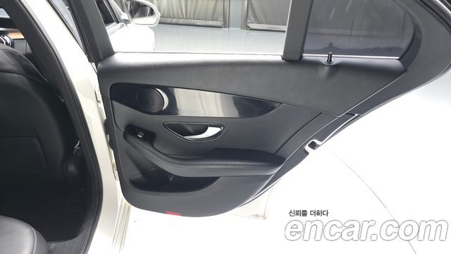 Mercedes-Benz C-Class 2017 — photo 15