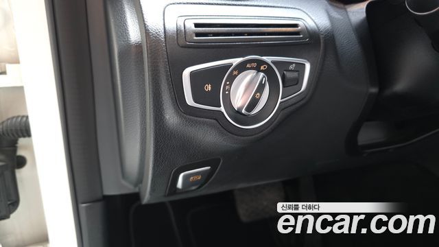 Mercedes-Benz C-Class 2017 — photo 30
